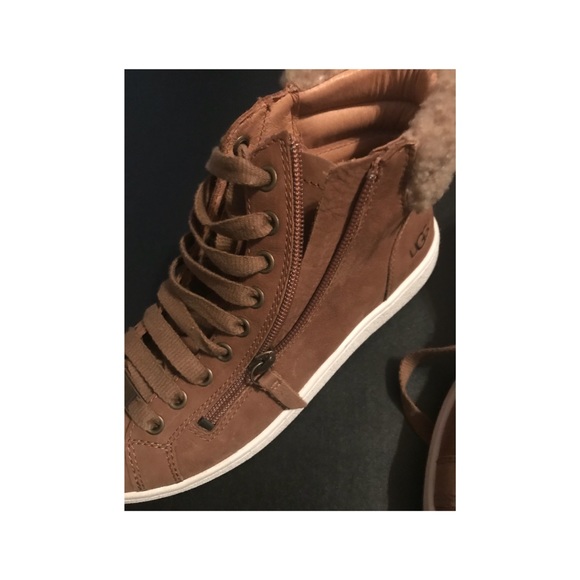 UGG Shoes - Ugg sneaker